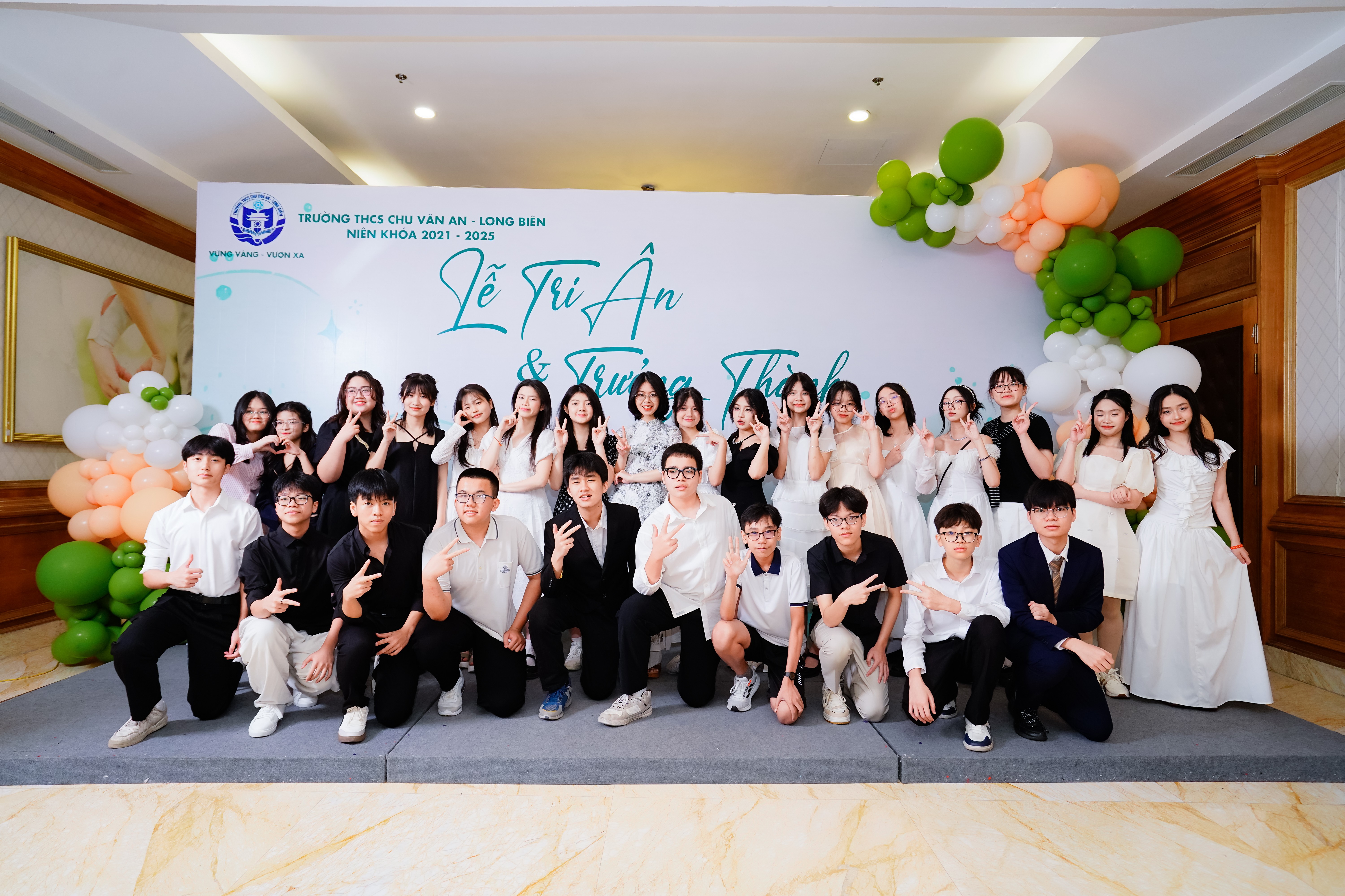 Lễ Tri Ân và Trưởng thành Học sinh khối 9 Trường THCS Chu Văn An - Long Biên