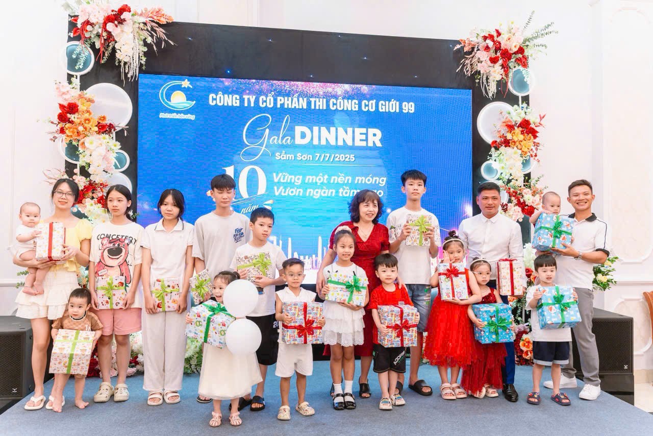 Du lịch hè kỷ niệm 10 năm thành lập Công ty